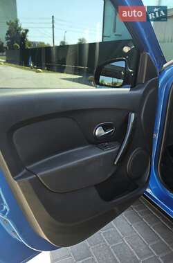 Хэтчбек Renault Sandero StepWay 2019 в 