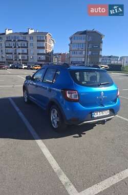 Хэтчбек Renault Sandero StepWay 2013 в 