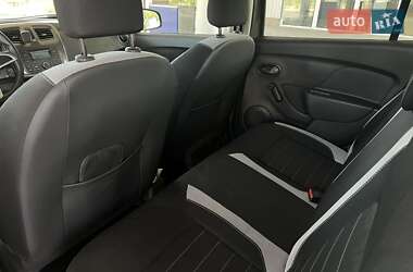 Хэтчбек Renault Sandero StepWay 2017 в 