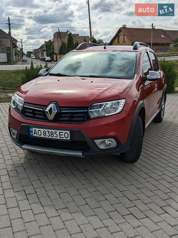 Позашляховик / Кросовер Renault Sandero StepWay 2017 в Мукачевому
