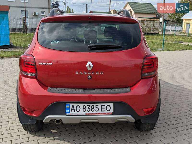 Позашляховик / Кросовер Renault Sandero StepWay 2017 в Мукачевому