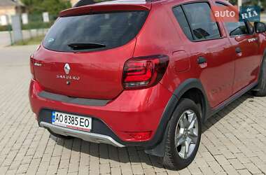 Внедорожник / Кроссовер Renault Sandero StepWay 2017 в 