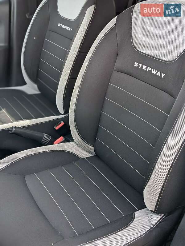 Позашляховик / Кросовер Renault Sandero StepWay 2017 в Мукачевому