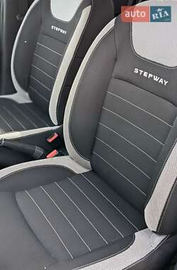 Внедорожник / Кроссовер Renault Sandero StepWay 2017 в 