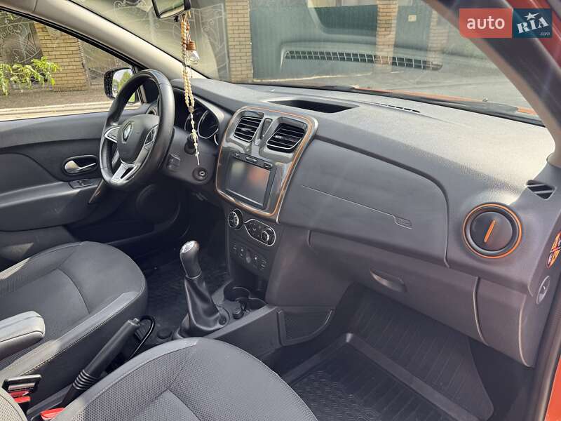 Хэтчбек Renault Sandero StepWay 2017 в Львове