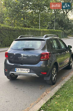 Хэтчбек Renault Sandero StepWay 2020 в 