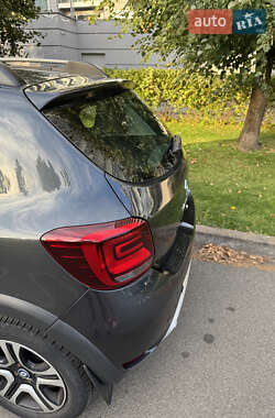 Хэтчбек Renault Sandero StepWay 2020 в 