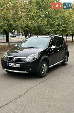 Внедорожник / Кроссовер Renault Sandero StepWay 2012 в 