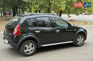 Внедорожник / Кроссовер Renault Sandero StepWay 2012 в 