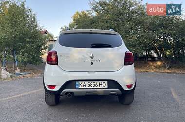 Хэтчбек Renault Sandero StepWay 2018 в 
