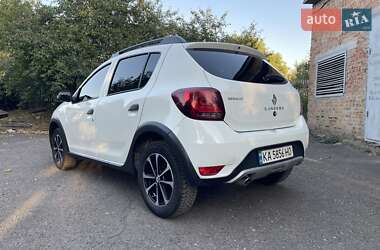 Хэтчбек Renault Sandero StepWay 2018 в 