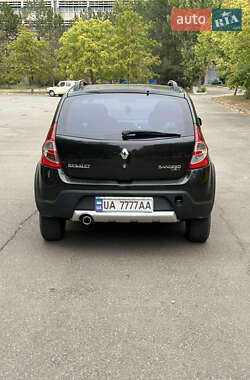 Внедорожник / Кроссовер Renault Sandero StepWay 2012 в 