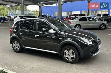Внедорожник / Кроссовер Renault Sandero StepWay 2012 в 