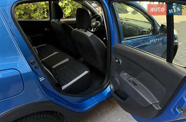 Хэтчбек Renault Sandero StepWay 2019 в 