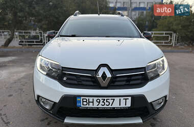 Хэтчбек Renault Sandero StepWay 2019 в 