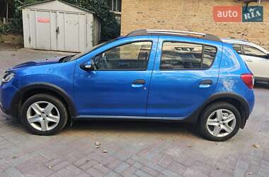 Внедорожник / Кроссовер Renault Sandero StepWay 2013 в 