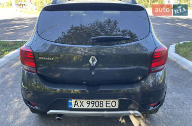 Хэтчбек Renault Sandero StepWay 2017 в 