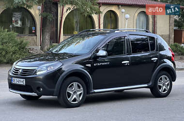 Внедорожник / Кроссовер Renault Sandero StepWay 2012 в 