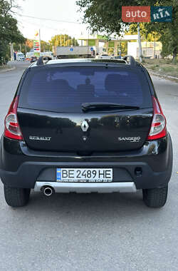 Внедорожник / Кроссовер Renault Sandero StepWay 2012 в 