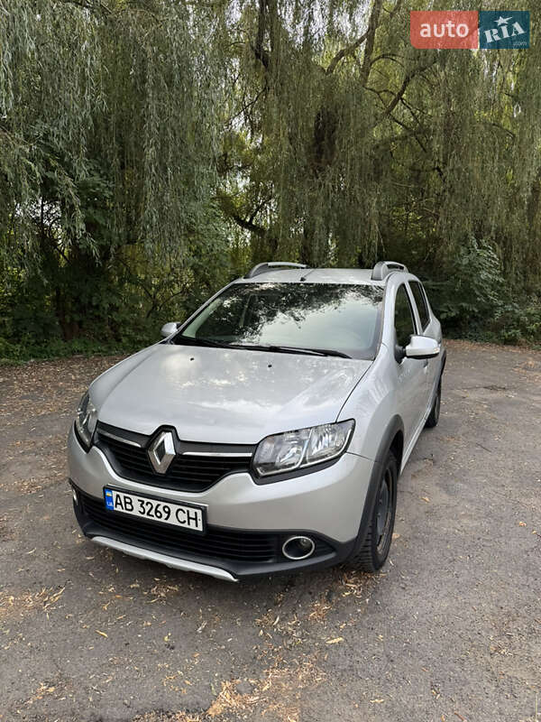 Внедорожник / Кроссовер Renault Sandero StepWay 2015 в 