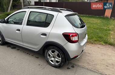 Внедорожник / Кроссовер Renault Sandero StepWay 2013 в 