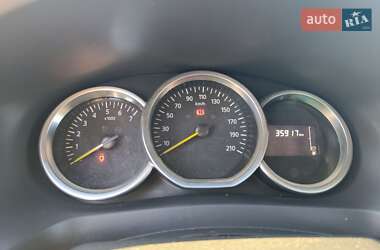 Хэтчбек Renault Sandero StepWay 2019 в 