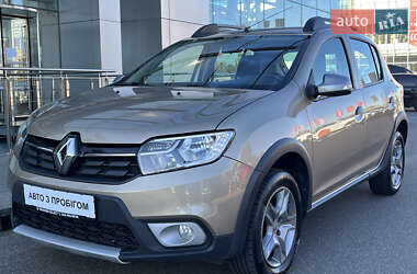 Хэтчбек Renault Sandero StepWay 2020 в 