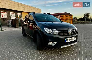 Хэтчбек Renault Sandero StepWay 2020 в 