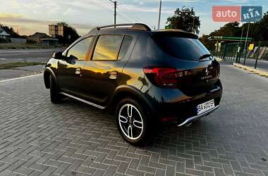 Хэтчбек Renault Sandero StepWay 2020 в 