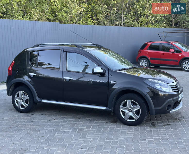 Внедорожник / Кроссовер Renault Sandero StepWay 2012 в Николаеве