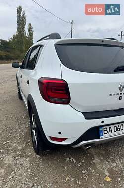 Хетчбек Renault Sandero StepWay 2020 в 