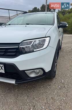 Хетчбек Renault Sandero StepWay 2020 в 