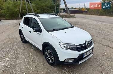 Хетчбек Renault Sandero StepWay 2020 в 