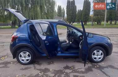 Хетчбек Renault Sandero StepWay 2016 в 