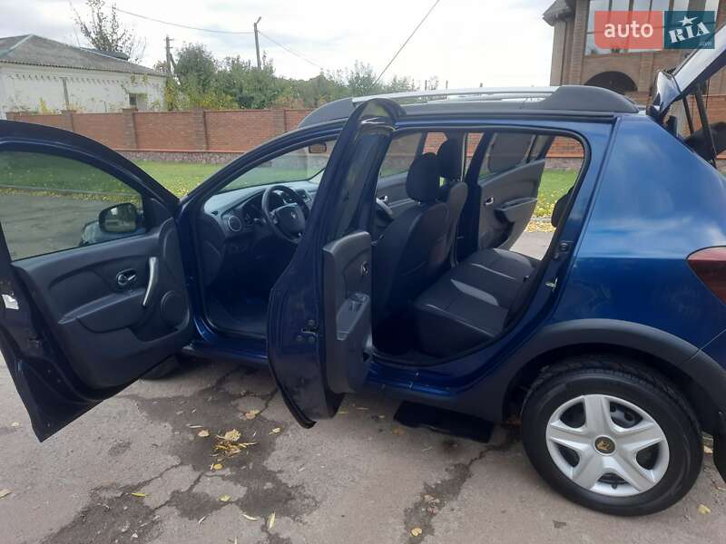 Хэтчбек Renault Sandero StepWay 2016 в Кролевце