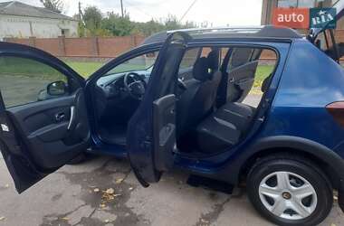 Хетчбек Renault Sandero StepWay 2016 в 