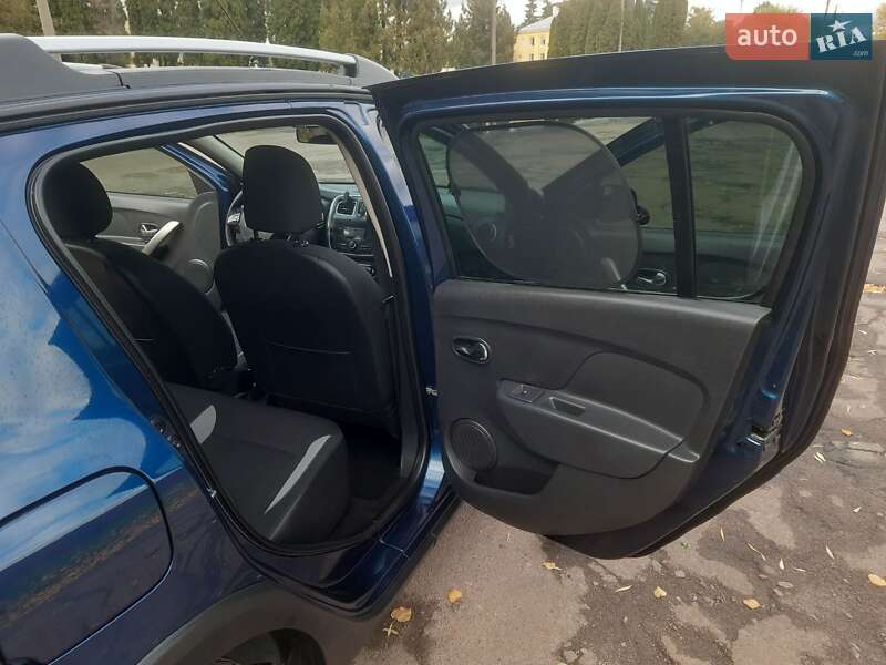 Хэтчбек Renault Sandero StepWay 2016 в Кролевце