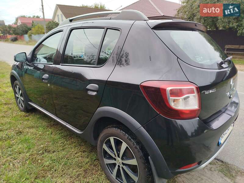 Позашляховик / Кросовер Renault Sandero StepWay 2014 в Києві