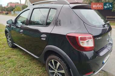 Внедорожник / Кроссовер Renault Sandero StepWay 2014 в 