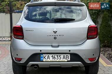 Хэтчбек Renault Sandero StepWay 2019 в 
