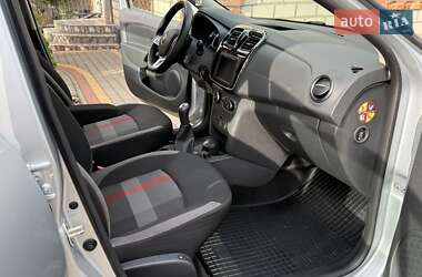 Хэтчбек Renault Sandero StepWay 2019 в 