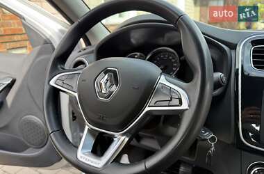 Хэтчбек Renault Sandero StepWay 2019 в 