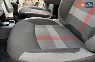 Хэтчбек Renault Sandero StepWay 2019 в 