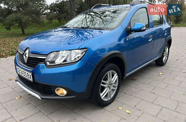 Хэтчбек Renault Sandero StepWay 2016 в 