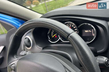 Хэтчбек Renault Sandero StepWay 2016 в 