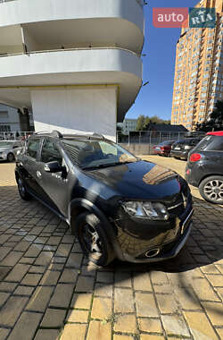 Позашляховик / Кросовер Renault Sandero StepWay 2013 в 
