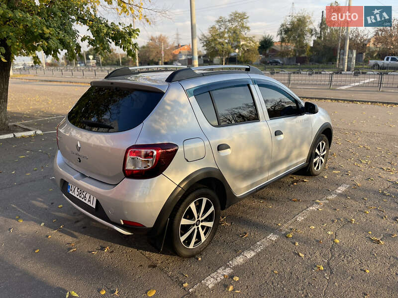 Позашляховик / Кросовер Renault Sandero StepWay 2015 в Харкові