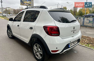 Хэтчбек Renault Sandero StepWay 2020 в 