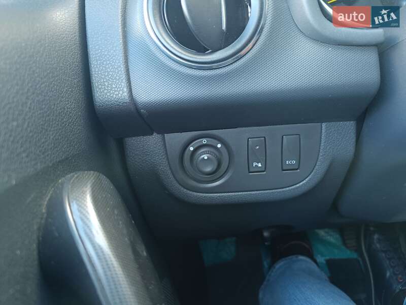 Хэтчбек Renault Sandero StepWay 2018 в Житомире фото 21 Хэтчбек Renault Sandero StepWay 2018 в Житомире