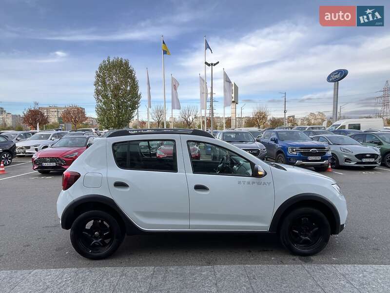 Хэтчбек Renault Sandero StepWay 2020 в Киеве фото 5 Хэтчбек Renault Sandero StepWay 2020 в Киеве